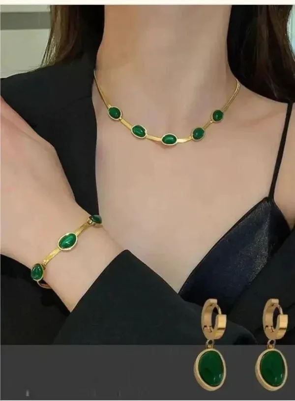 Green Crystal Jewelry Set (3 Pcs) – Sparkling Earrings, Bracelet & Pendant – Elegant Gift for Women